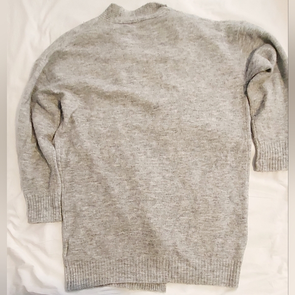 Cardigan - Picture 3 of 9